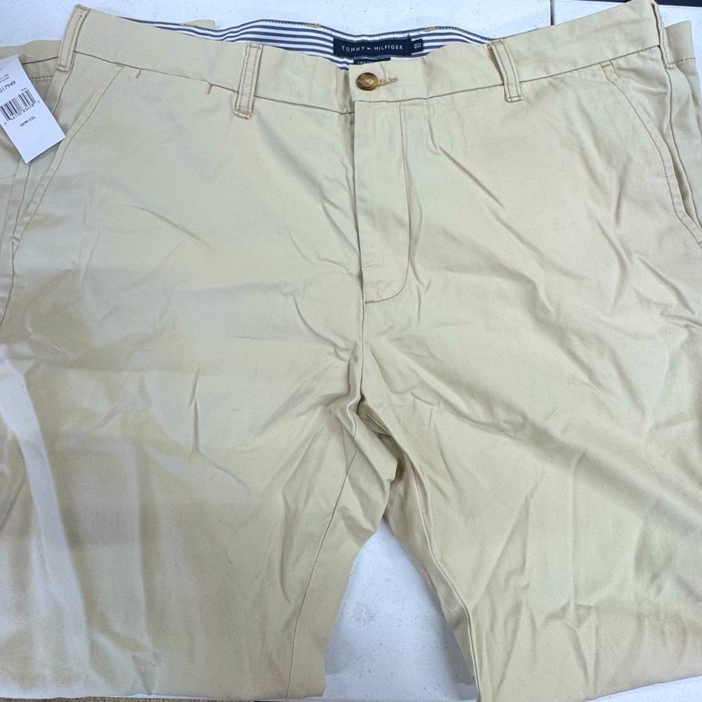 Men’s Tommy Hilfiger khaki slacks - size 40x32